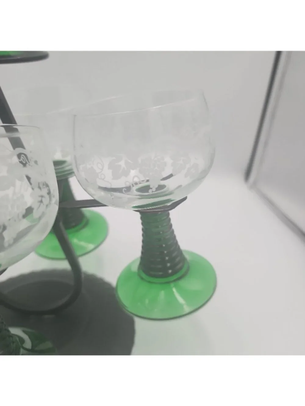 Vintage Luminarc France Etched Grapevine Ribbed Green Stem Wine Glasses 6 Stand